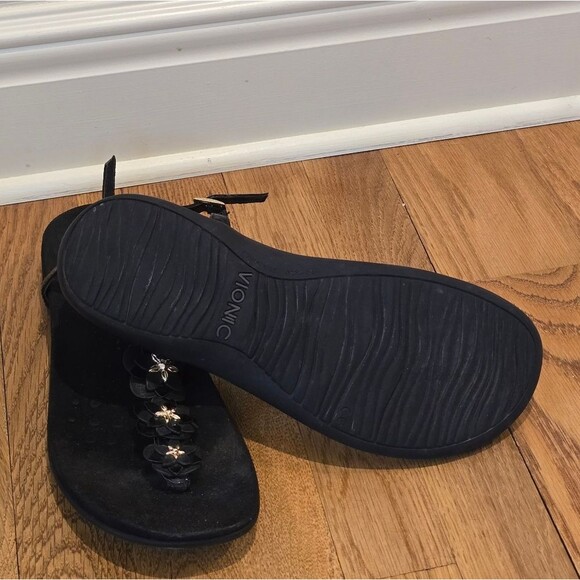 Vionic JULIE Black and Gold Flowers Toe Post Sandals Arch Support 9.5 - Picture 2 of 2
